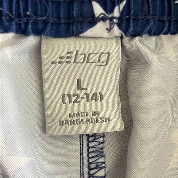 BCG Shorts Starry Red white and Blue  Kids large(12-14) - Picture 2 of 6